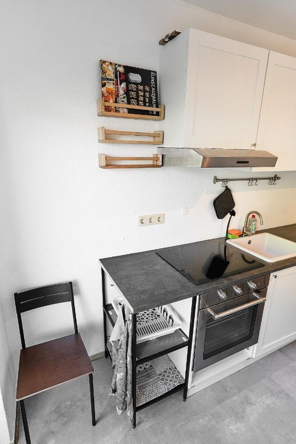 N2 Centrally Located 3-Room Apartment With Balcony Or Individual Rooms Karlsruhe Exterior foto
