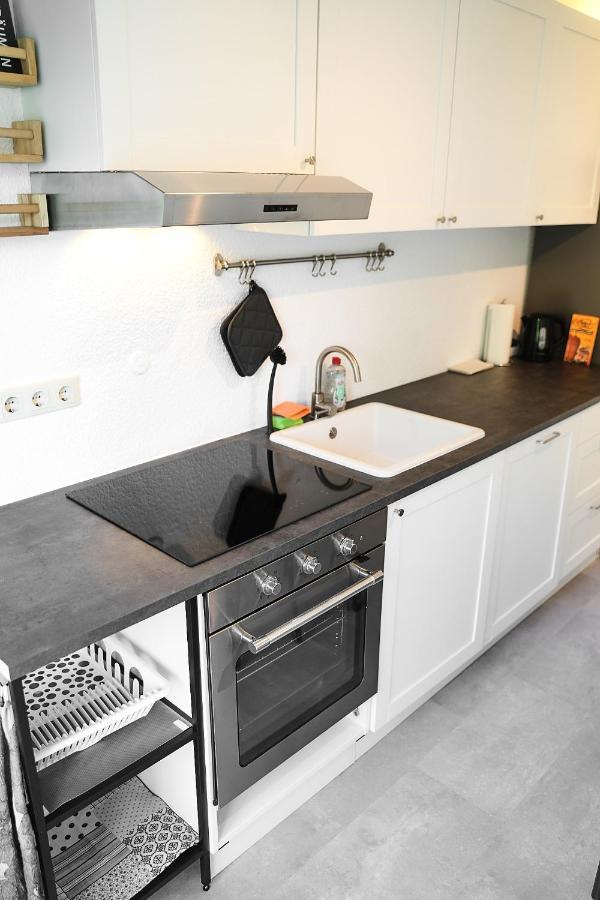N2 Centrally Located 3-Room Apartment With Balcony Or Individual Rooms Karlsruhe Exterior foto