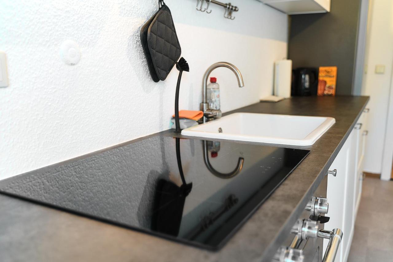 N2 Centrally Located 3-Room Apartment With Balcony Or Individual Rooms Karlsruhe Exterior foto